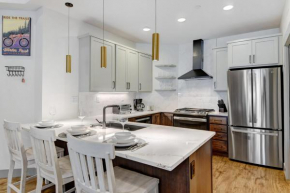 New Luxury Condo 2404 I Hot Tub I Arcade I Great Views I Best Price I FREE Adventures Daily